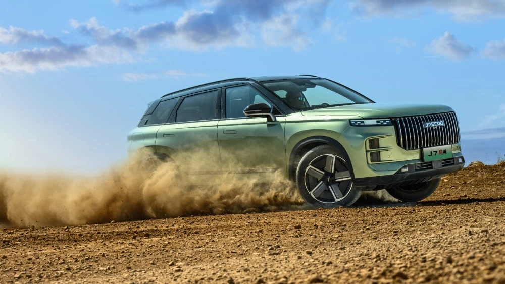  Кроссоверы JAECOO J5 и J7 PHEV казахстанского производства выходят на рынок. Названы цены
