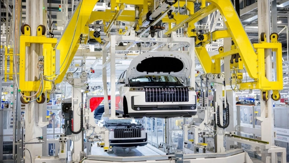  Кроссоверы JAECOO J5 и J7 PHEV казахстанского производства выходят на рынок. Названы цены